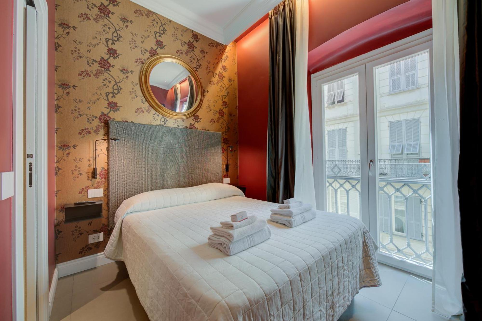 Seven Suites Apartments - Via Matteotti 178 Sanremo Luaran gambar