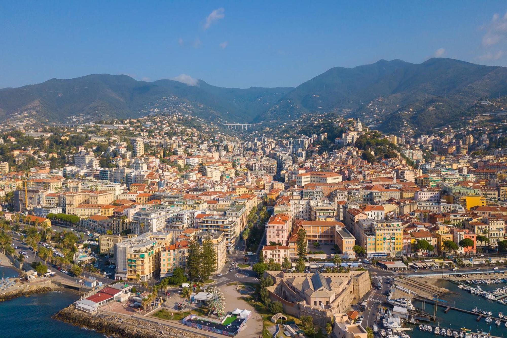 Seven Suites Apartments - Via Matteotti 178 Sanremo Luaran gambar