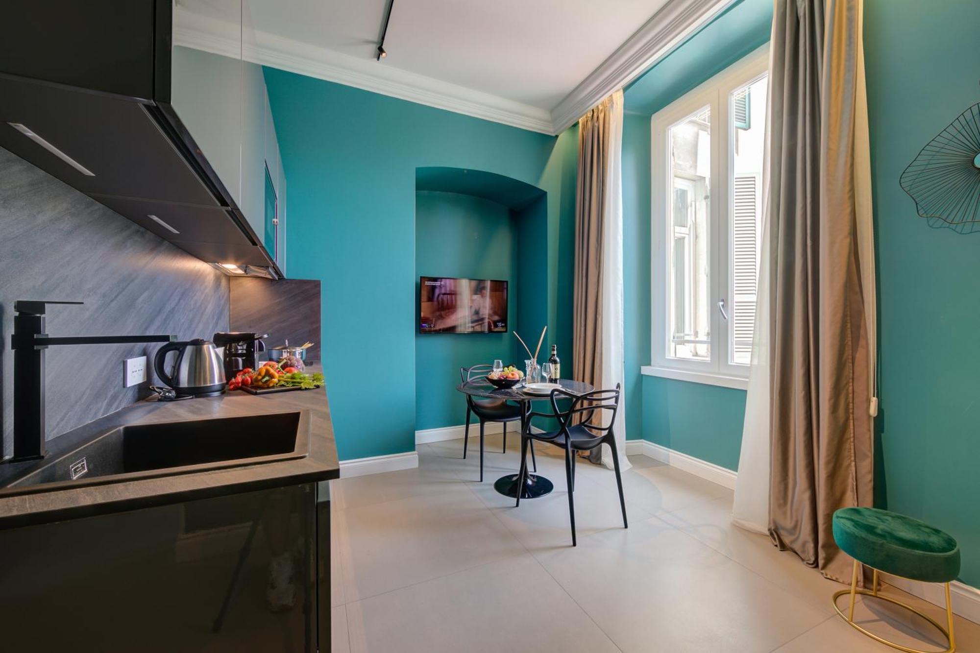Seven Suites Apartments - Via Matteotti 178 Sanremo Luaran gambar
